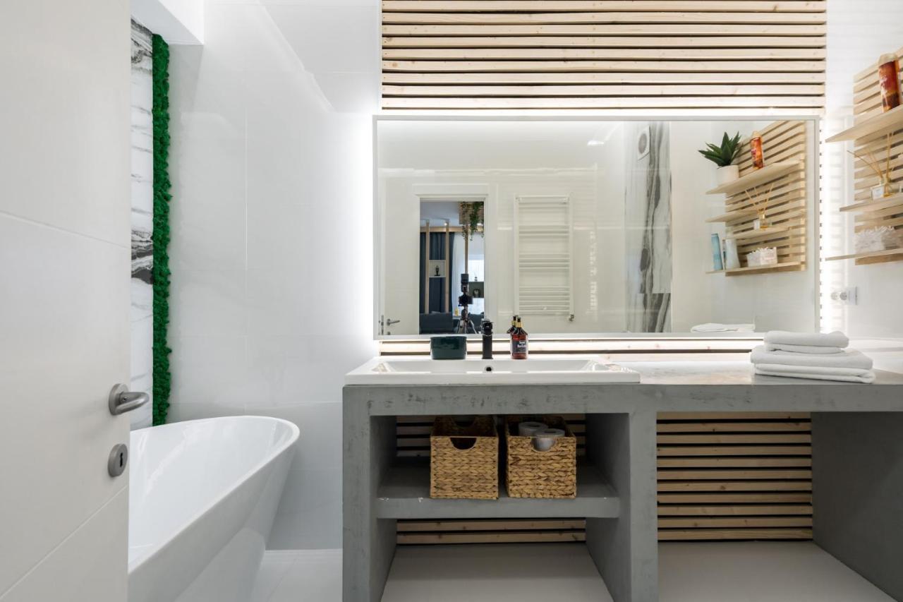 Апартаменти Jungle Escape - Luxe 1-Br Haven In Бухарест Екстер'єр фото