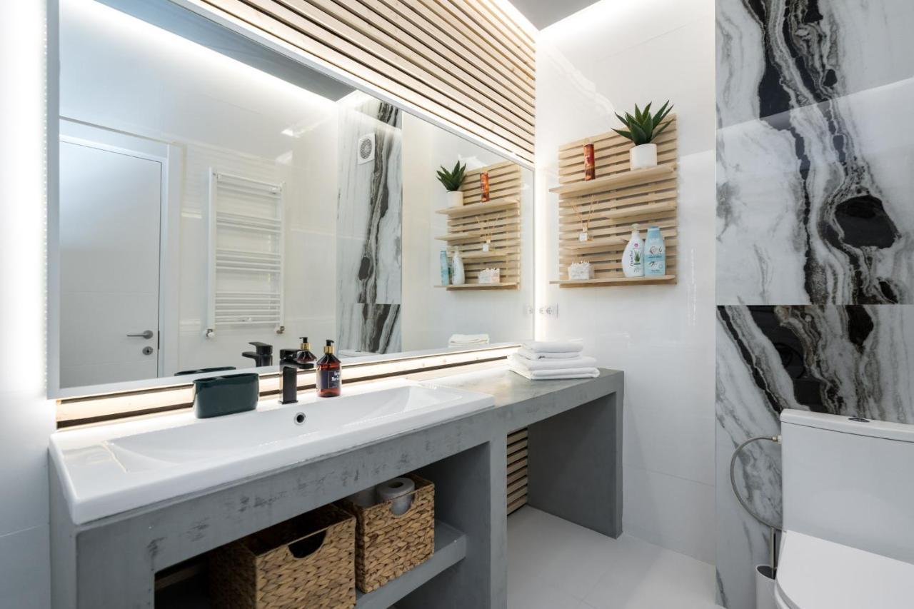 Апартаменти Jungle Escape - Luxe 1-Br Haven In Бухарест Екстер'єр фото